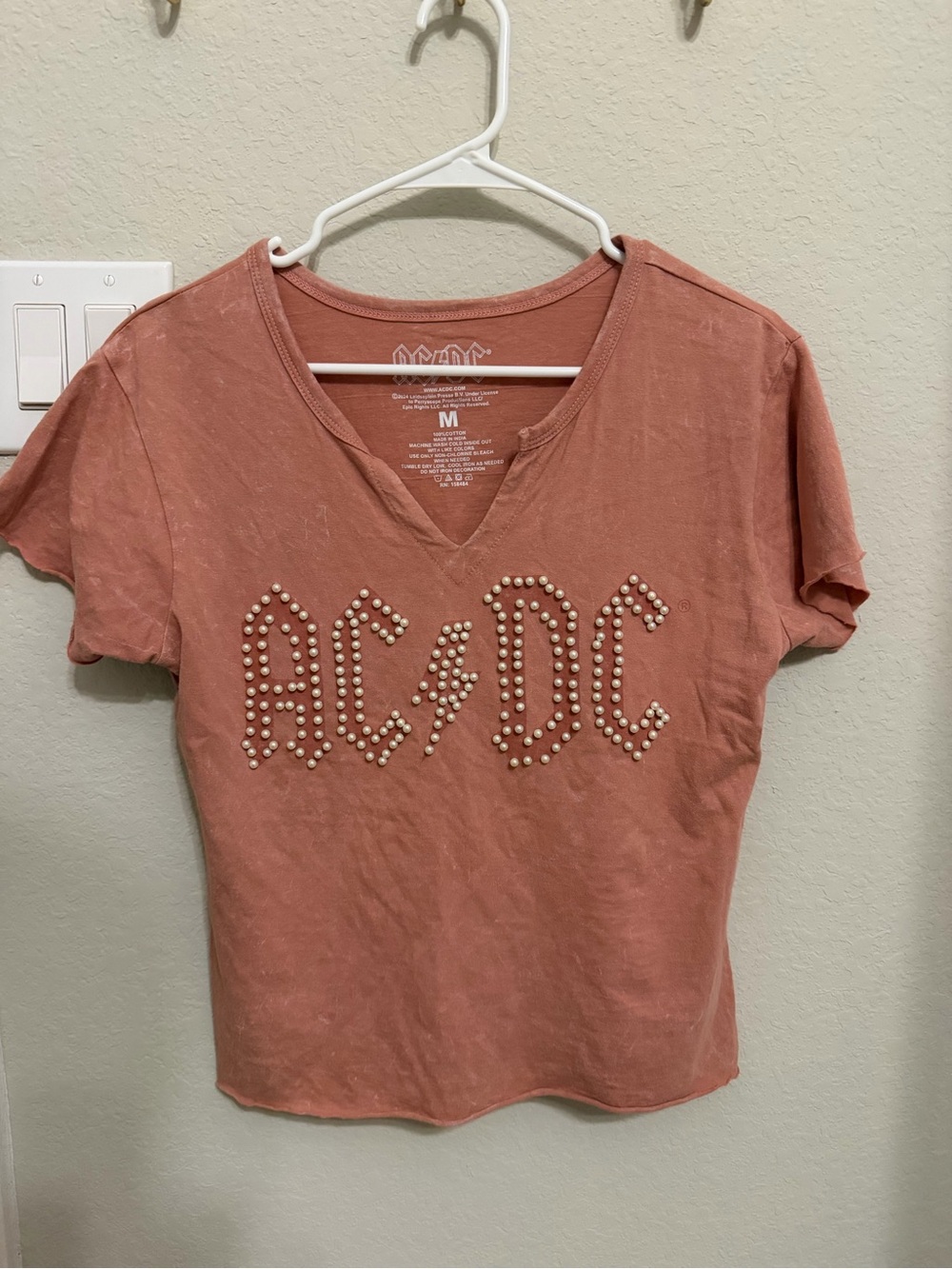 AC/DC Women's Studded V-Neck Tee in Dusty Rose
